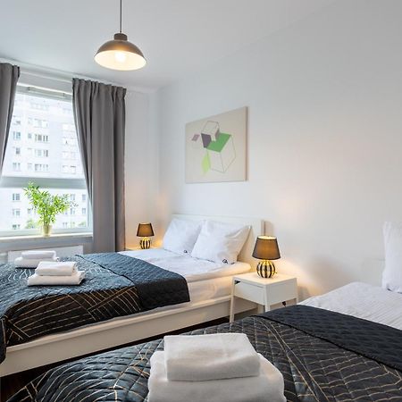 Urban Chic - Pereca - Rondo Onz - Luxury Warsaw Stays - 14 People Exterior photo