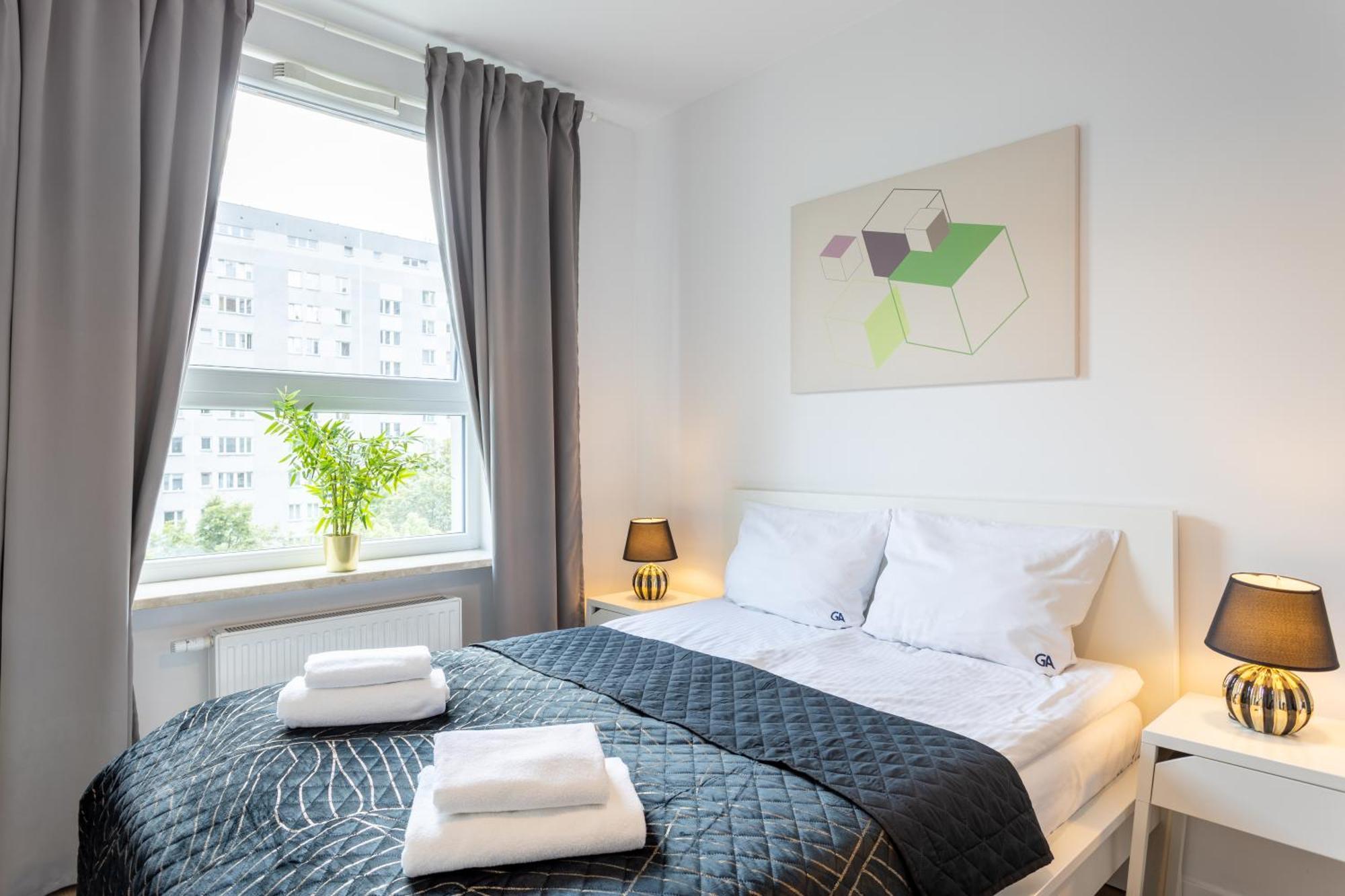 Urban Chic - Pereca - Rondo Onz - Luxury Warsaw Stays - 14 People Exterior photo
