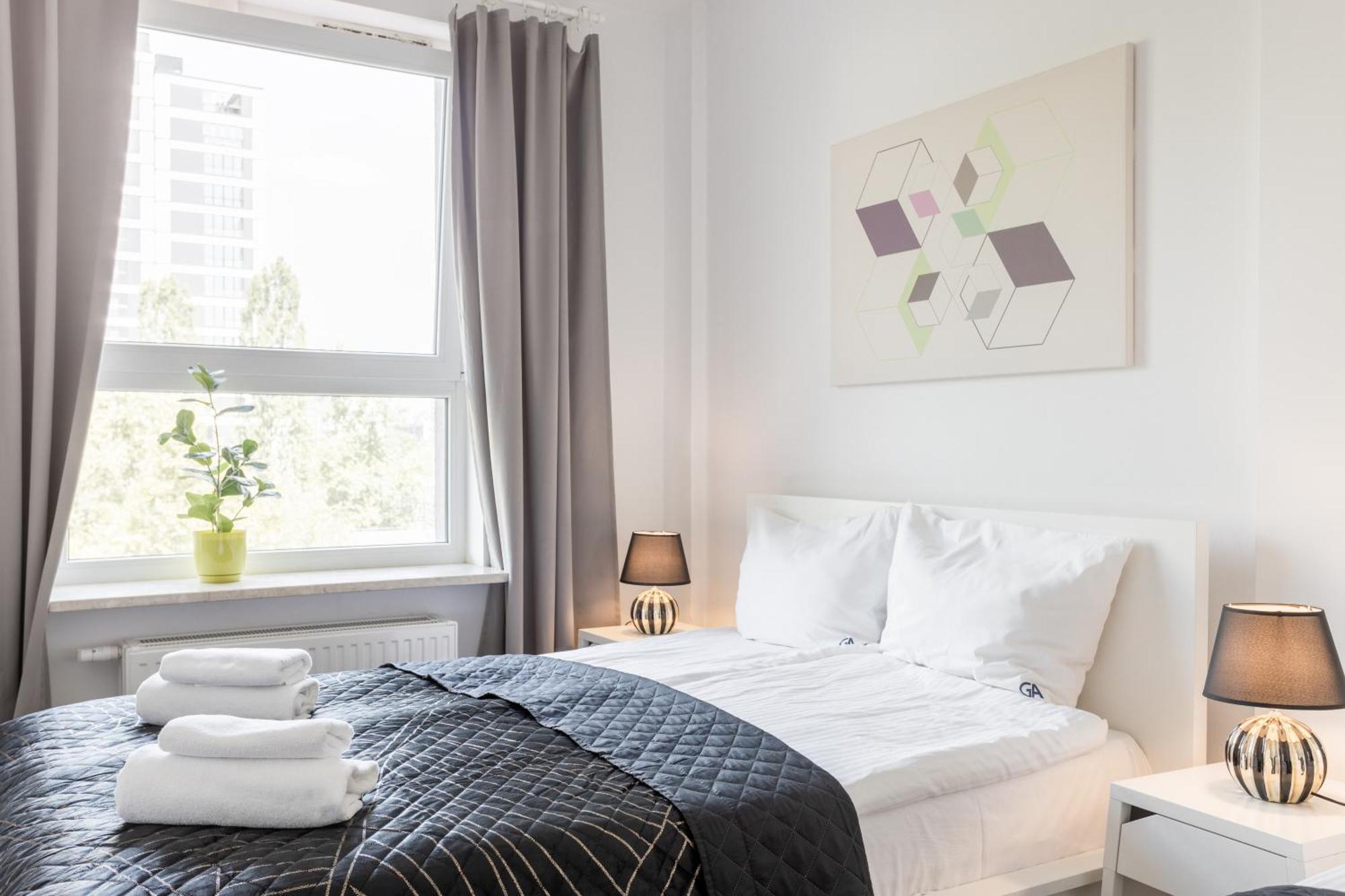 Urban Chic - Pereca - Rondo Onz - Luxury Warsaw Stays - 14 People Exterior photo